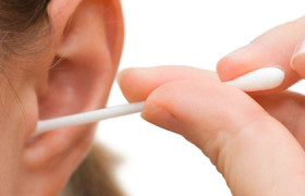 Água, tinta de cabelo e piercing podem causar dor de ouvido oto