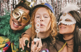 Carnaval: o manual para resistir até o último bloco e evitar doenças oto