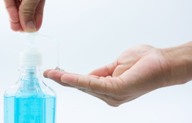 Álcool em gel não evita infecção por novo coronavírus? É fake! oto_2